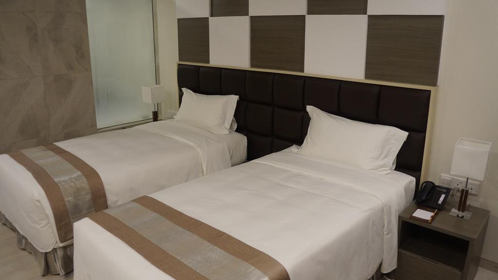 Hotel Parami Γιανγκόν Εξωτερικό φωτογραφία