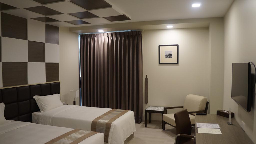 Hotel Parami Γιανγκόν Εξωτερικό φωτογραφία