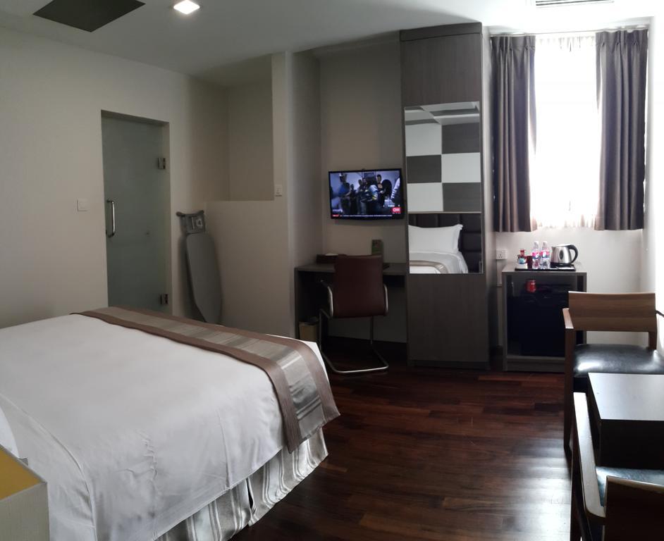 Hotel Parami Γιανγκόν Εξωτερικό φωτογραφία
